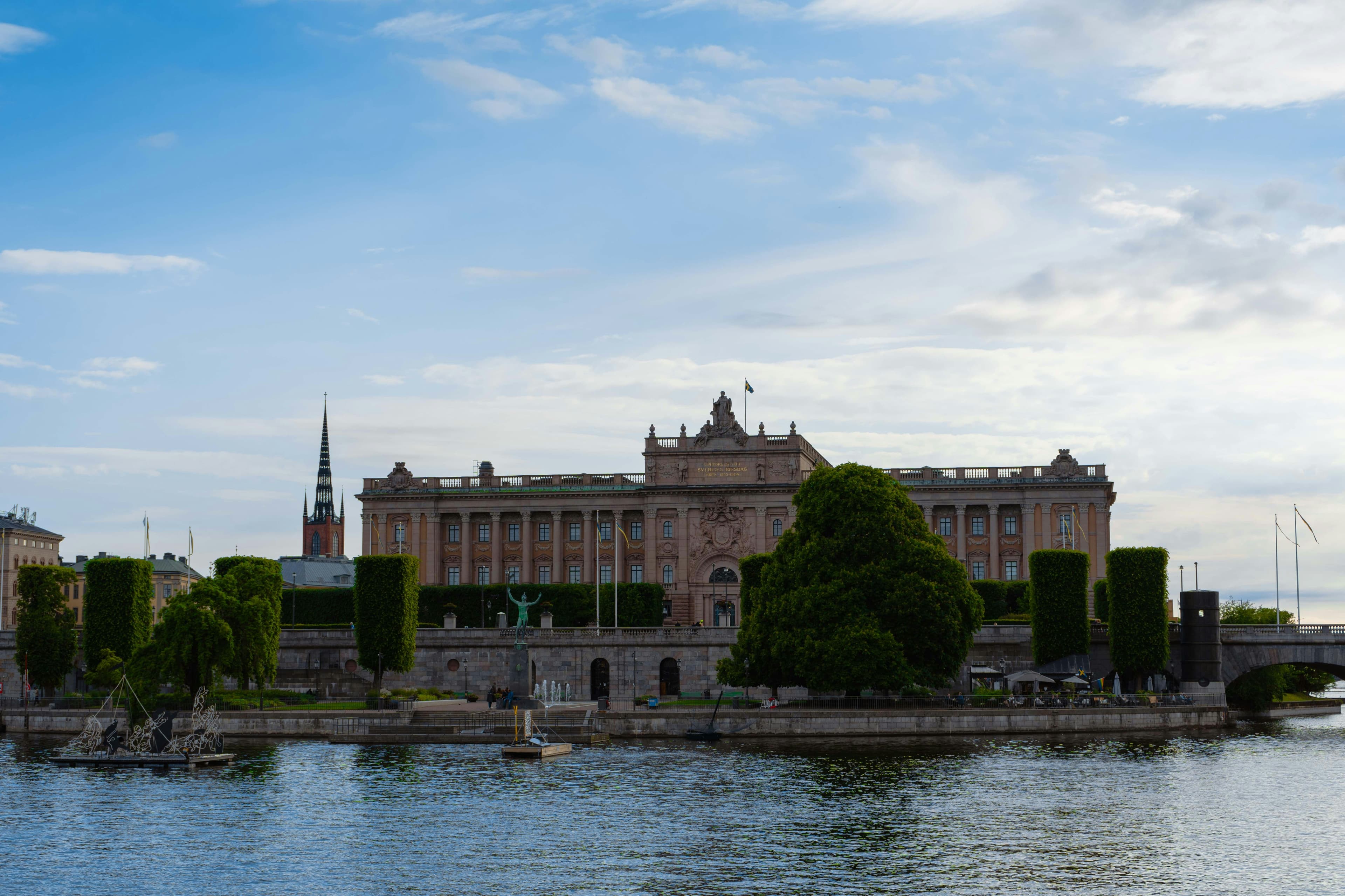 Riksdagshuset i Stockholm – Sverige inför lobbyregister enligt SOU 2025:52.